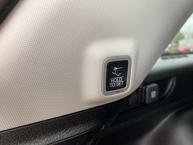 Used 2023 Jeep Grand Cherokee Limited AWD/4WD image 8