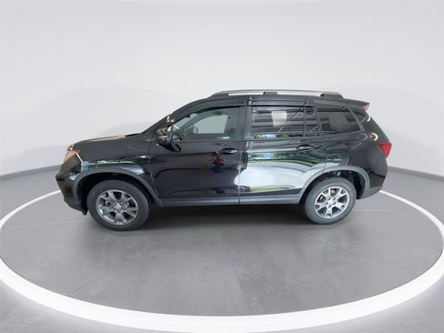 Used 2024 Honda Passport TrailSport image 5