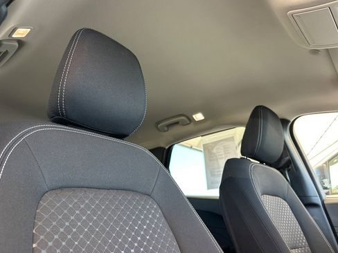 Used 2025 Ford Escape Active AWD/4WD image 18