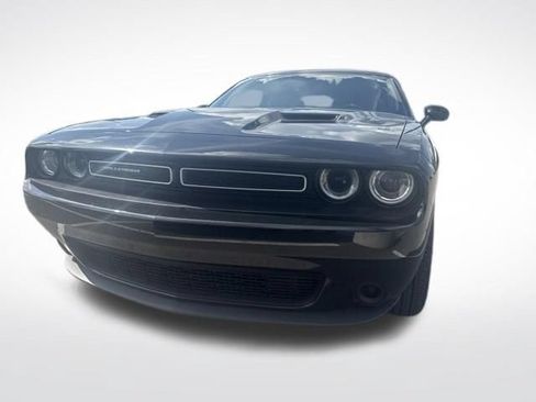 Used 2020 Dodge Challenger SXT RWD image 5