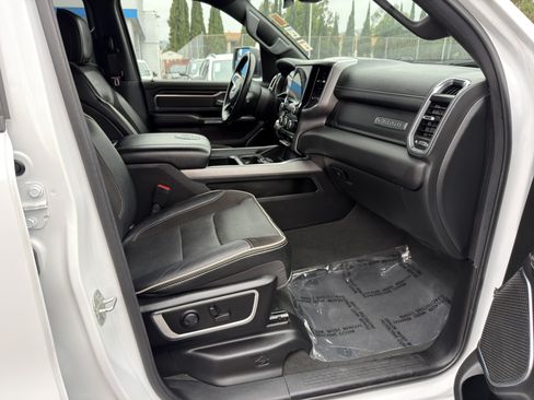 Used 2024 RAM 1500 Laramie AWD/4WD image 10