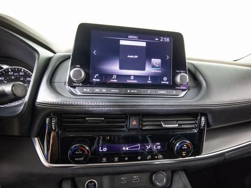 Used 2022 Nissan Rogue SV image 24