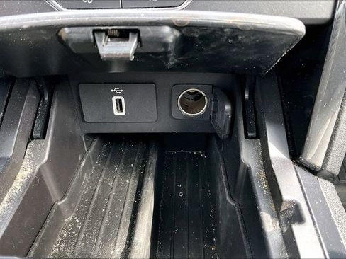 Used 2018 Ford Explorer XLT w/ Equipment Group 202A AWD/4WD image 33