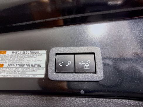 Used 2022 Toyota Corolla Cross XLE FWD image 41