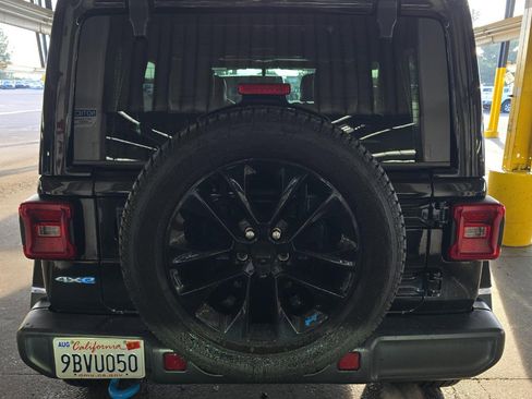 Used 2022 Jeep Wrangler Unlimited Sahara w/ Cold Weather Group image 5