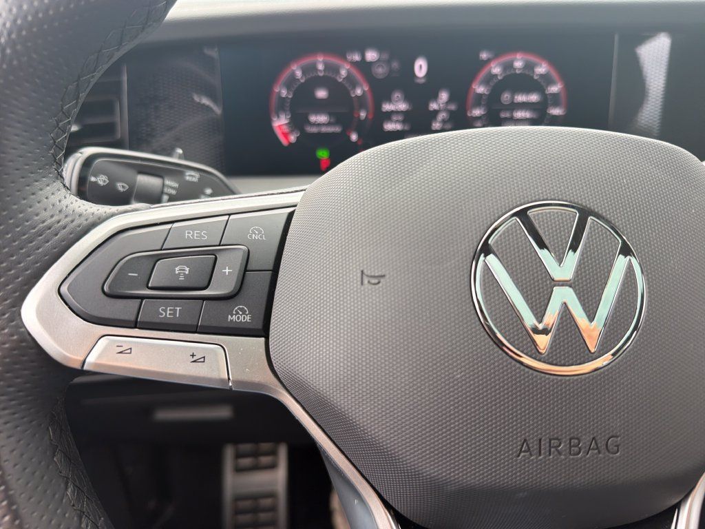 Certified 2026 Volkswagen Tiguan SE R-Line AWD/4WD image 13