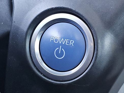 Used 2024 Toyota Sienna XLE image 18