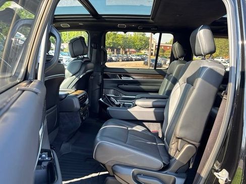 Used 2022 Jeep Grand Wagoneer Series II w/ Premium Group II AWD/4WD image 25
