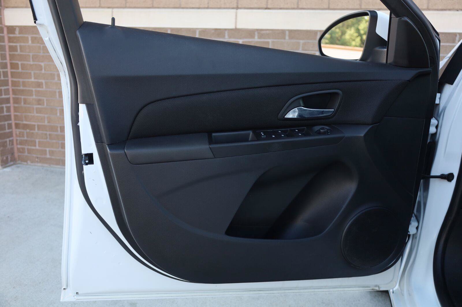 Used 2015 Chevrolet Cruze LT FWD image 14