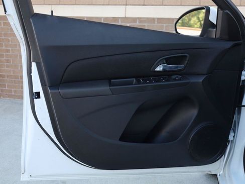 Used 2015 Chevrolet Cruze LT FWD image 14