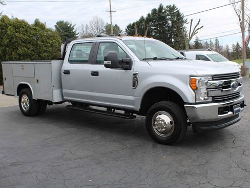 Used 2018 Ford F350 XL w/ Power Equipment Group image 9