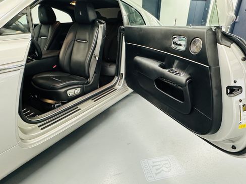 Certified 2019 Rolls-Royce Wraith RWD image 16