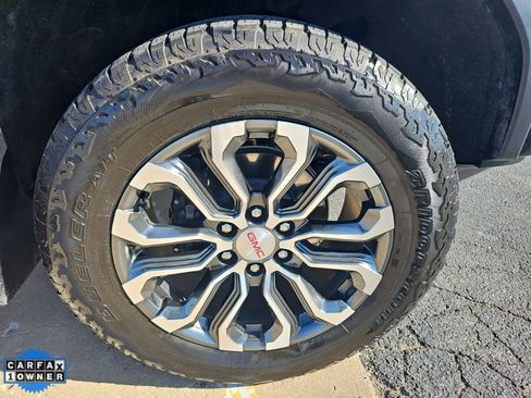 Used 2025 GMC Canyon Denali AWD/4WD image 3