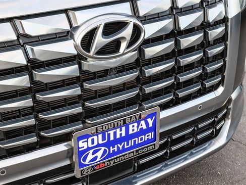 Used 2023 Hyundai Palisade Calligraphy image 11