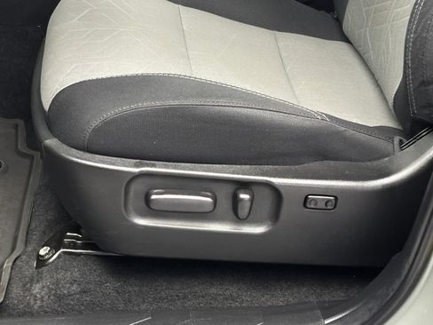 Used 2022 Toyota Tacoma TRD Sport AWD/4WD image 16