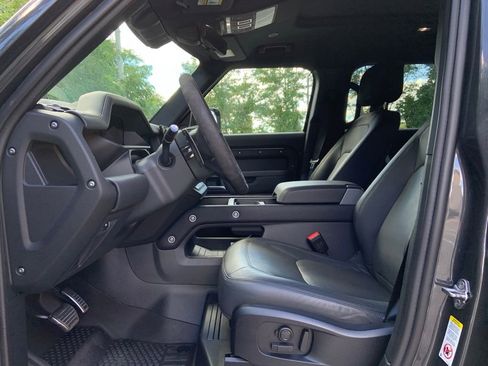 Certified 2024 Land Rover Defender 110 V8 image 14