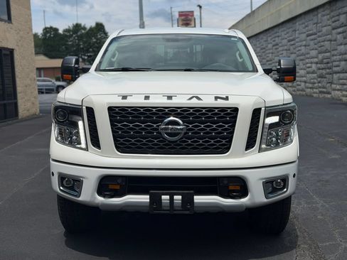 Used 2018 Nissan Titan PRO-4X w/ Pro-4x Convenience Package AWD/4WD image 3