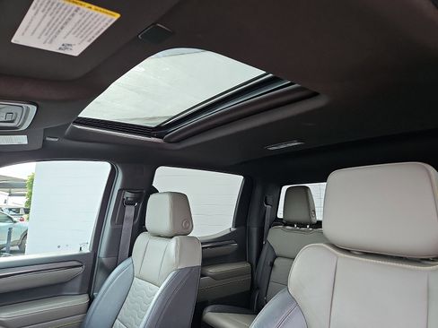 Used 2023 Chevrolet Silverado 1500 ZR2 w/ Technology Package image 11