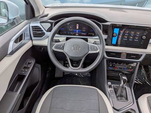 New 2026 Volkswagen Taos SE FWD image 16