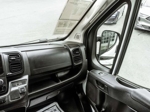 Used 2023 RAM ProMaster 2500 FWD image 11