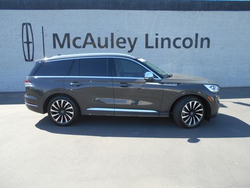 Certified 2022 Lincoln Aviator Black Label Grand Touring w/ Class IV Trailer Tow Package image 1