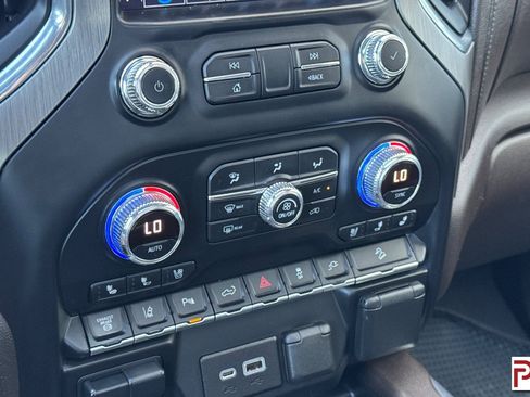 Used 2022 GMC Sierra 3500 Denali w/ Denali Ultimate Package image 25