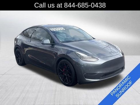Used 2022 Tesla Model Y Performance image 3