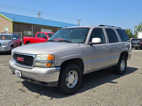 Used 2004 GMC Yukon SLE w/ Sound System Plus Package AWD/4WD image 3