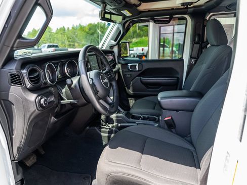 Used 2022 Jeep Wrangler Unlimited Sport AWD/4WD image 28