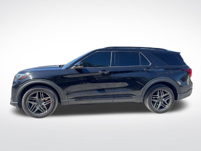 Used 2025 Ford Explorer ST AWD/4WD image 2