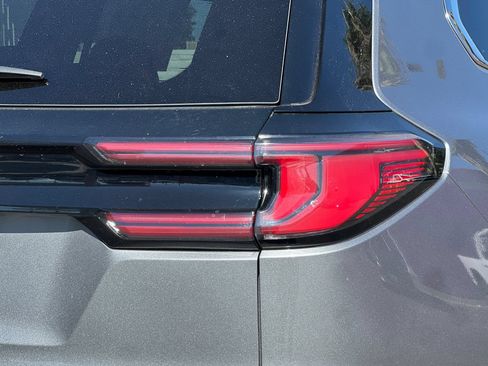 New 2026 GMC Acadia Denali w/ Super Cruise Package AWD/4WD image 24