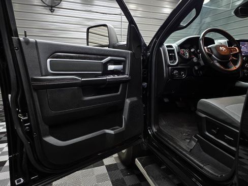 Used 2024 RAM 2500 Big Horn w/ Protection Group AWD/4WD image 33