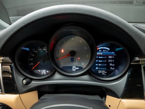 Certified 2017 Porsche Macan S AWD/4WD image 18