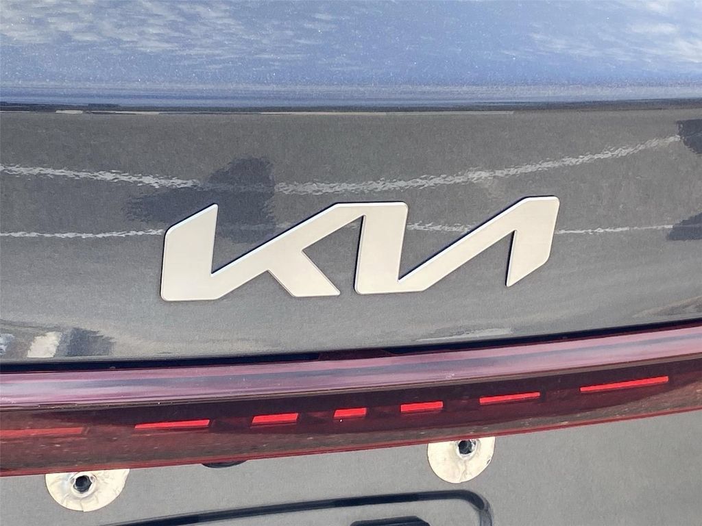 Used 2023 Kia Forte LXS FWD image 9