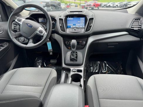 Used 2016 Ford Escape SE w/ Equipment Group 201A FWD image 11