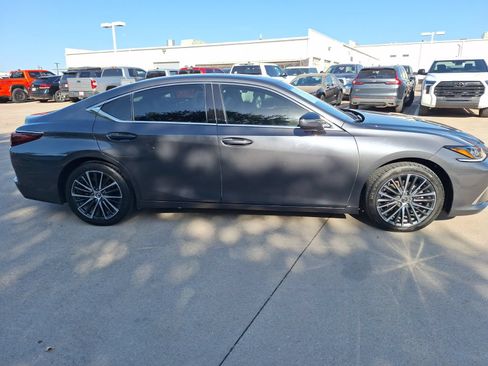 Used 2022 Lexus ES 350 w/ Premium Package FWD image 7