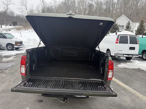 Used 2005 Nissan Frontier SE w/ (P01) Power Pkg image 6