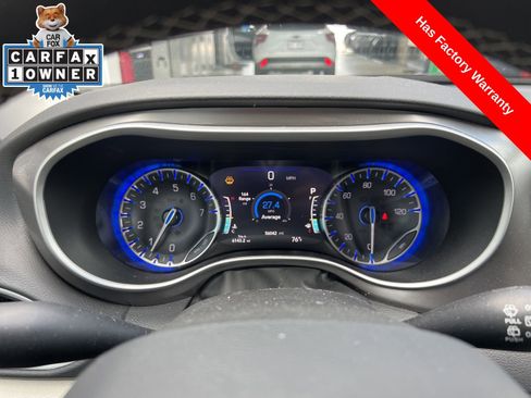 Used 2024 Chrysler Pacifica Touring-L image 10