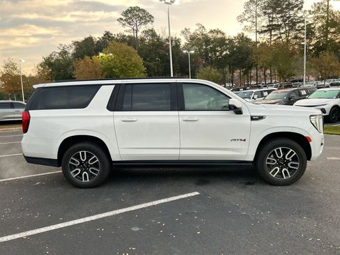Used 2021 GMC Yukon XL AT4 w/ AT4 Premium Package image 10