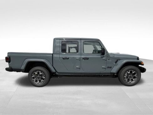 New 2026 Jeep Gladiator Sport AWD/4WD image 18