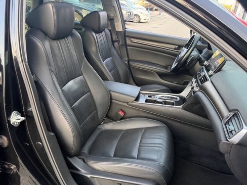 Used 2022 Honda Accord Touring image 18
