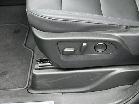 Used 2025 Chevrolet Tahoe Z71 w/ Z71 Off-Road Package image 17