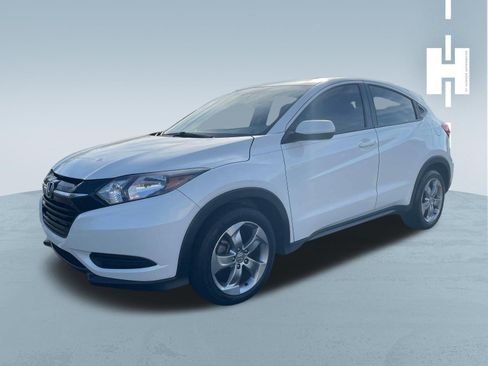 Used 2017 Honda HR-V LX image 3
