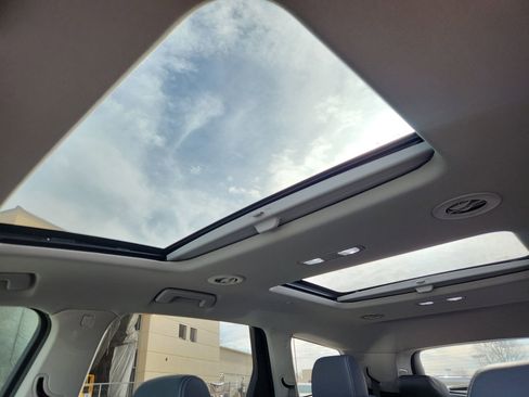 Used 2020 Buick Enclave Premium w/ Sun and Sites Package image 26