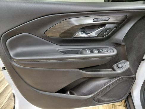 Certified 2024 GMC Terrain SLT image 36