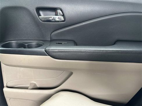 Used 2019 Honda Pilot Touring image 13