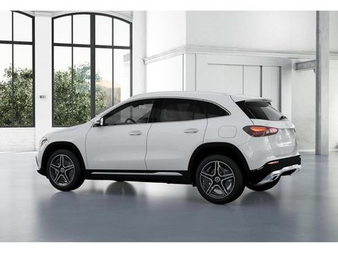 Used 2026 Mercedes-Benz GLA 250 4MATIC image 31