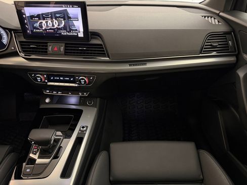 Certified 2025 Audi Q5 2.0T Premium w/ Convenience Plus Package AWD/4WD image 19
