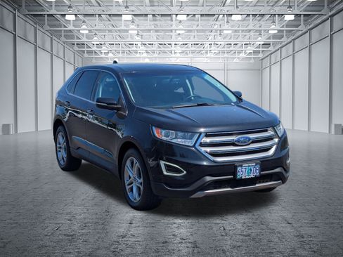 Used 2016 Ford Edge Titanium w/ Technology Package AWD/4WD image 7