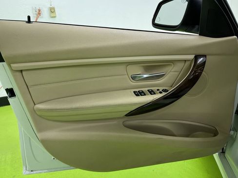 Used 2014 BMW 320i xDrive Sedan image 16